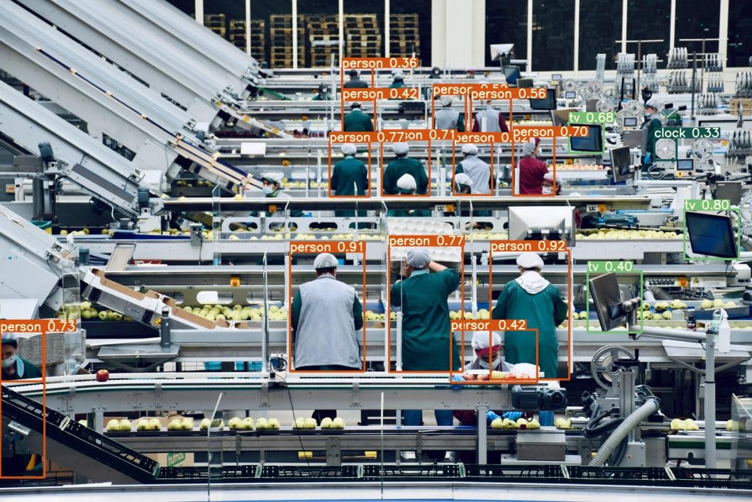 An application to detect workers in manufacturing (object detection), built with Viso Suite. 